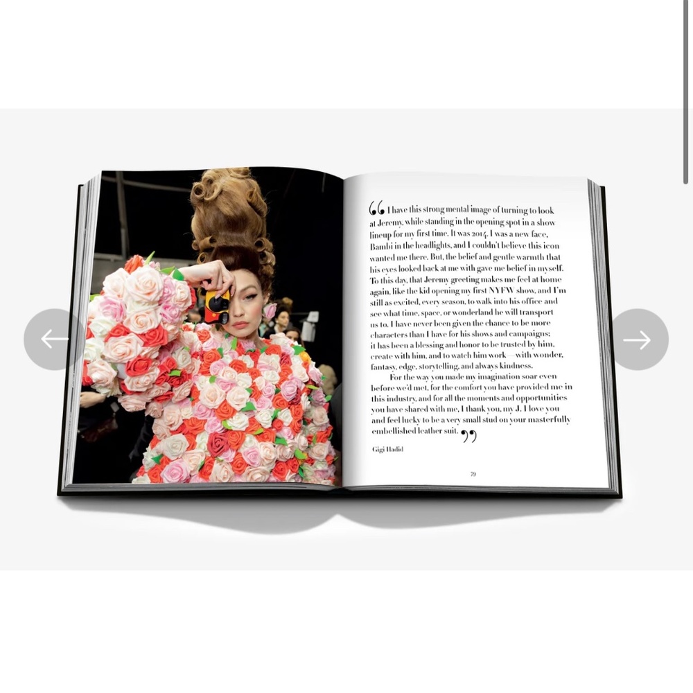 Moschino Book - Picture 7 of 8
